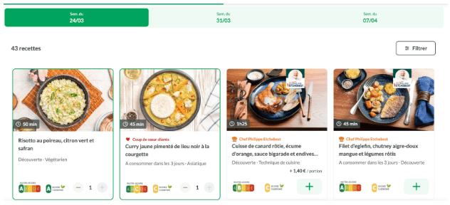 Screenshot 2025-03-28 at 6.57.04 PM Aperçu des recettes Quitoque disponibles selon la semaine : risotto citron vert, curry de lieu noir, canard rôti, filet d’églefin, avec infos sur la durée, le Nutri-Score et les labels.